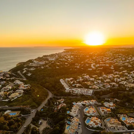 Sunset - Com Piscina Aquecível E Jardim Em Villa
